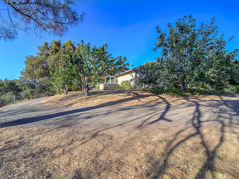 18626 Quiet Oak Pl — Photo 28
