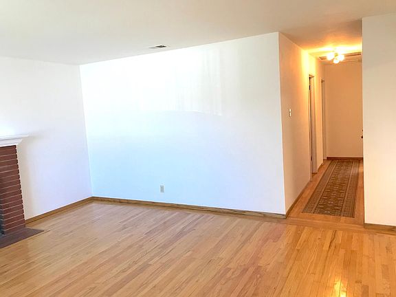 5th image of 3482 Victoria Ave