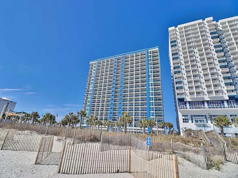 N Ocean Blvd — Photo 33
