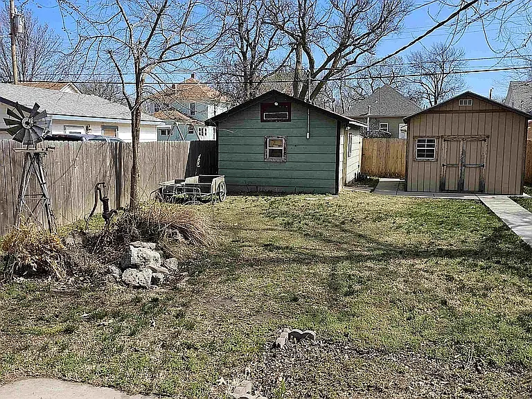 220 S Millwood Ave — Photo 21