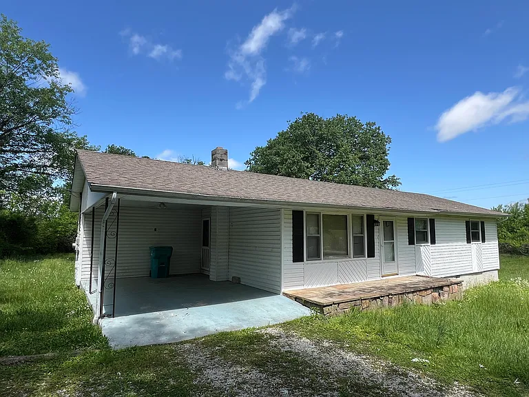 473 Dooley St — Photo 1
