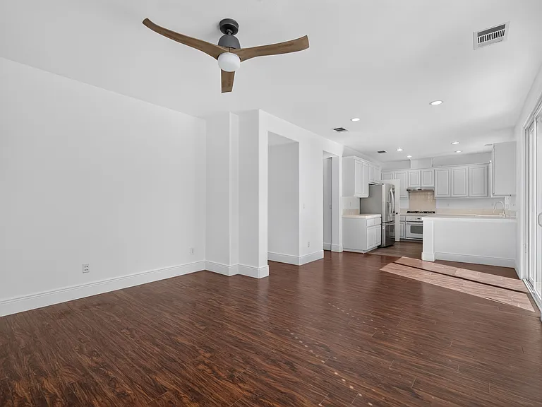 1901 Bright Willow Cir — Photo 8