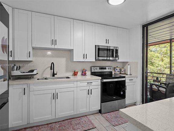 4th image of 671 NE 195th St APT 329E