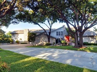 6 Lombardy Ct, Benbrook, TX 76132
