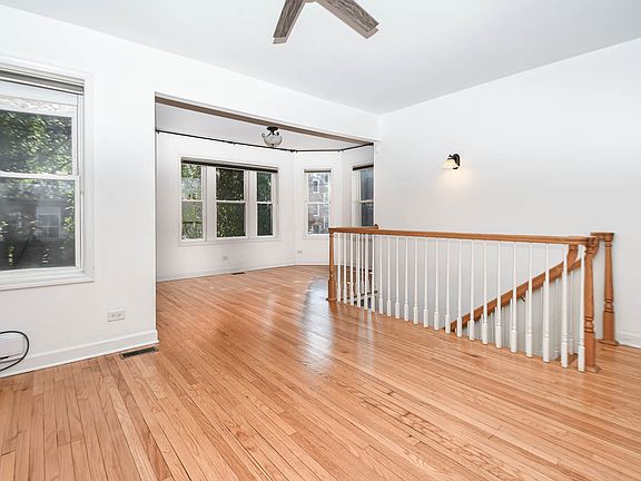 3rd image of 6445 N Greenview Ave APT 1