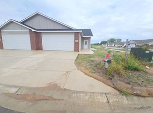 3803/05 Bluelake, Wichita, KS 67215