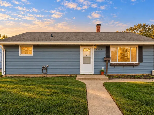 8229 Wicker Park Dr, Highland, IN 46322