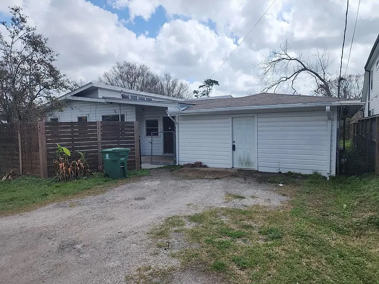 9021 Lomax St — Photo 3