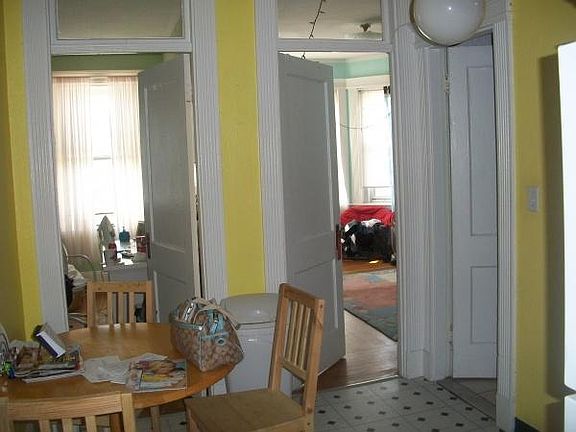 3rd image of 463 Park Dr APT 17