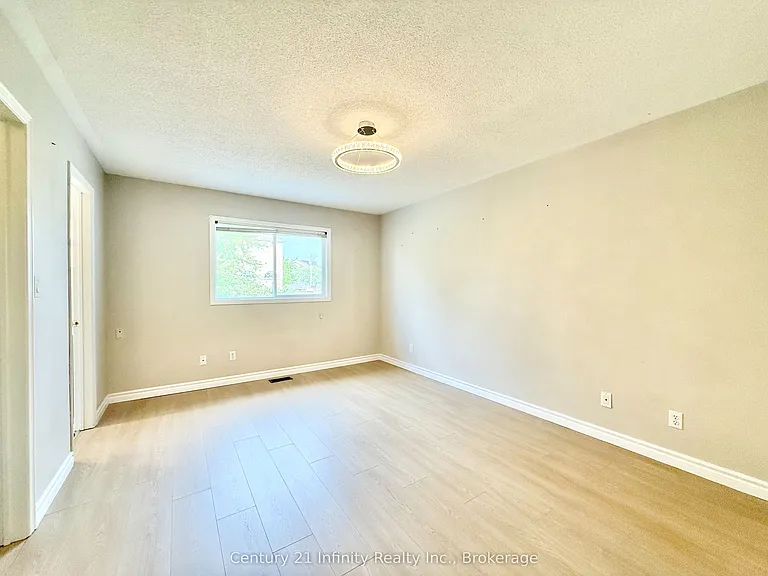 1171 Springbank Dr — Photo 31