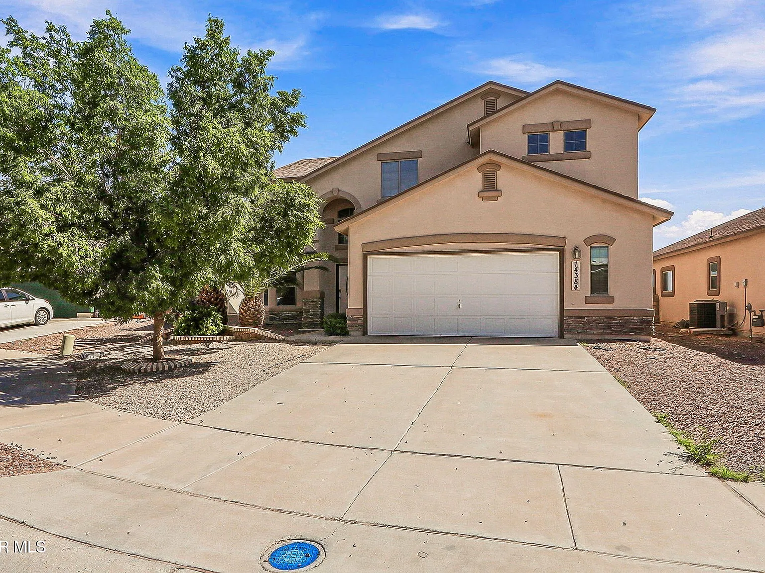 4 bed, 2.5 bath, 2793 sqft, $2,100 — Photo 2
