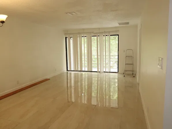 7830 NW 33rd St APT 406, Hollywood, FL 33024