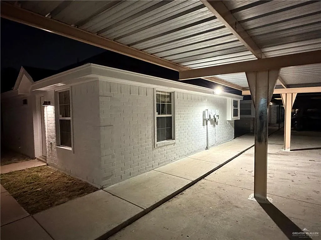 2 bed, 2.0 bath, 3808 sqft, $950 — Photo 2