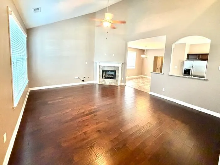 7558 Glen Laurel Way — Photo 3