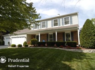 2009 W Wiesbrook Rd, Wheaton, IL 60189