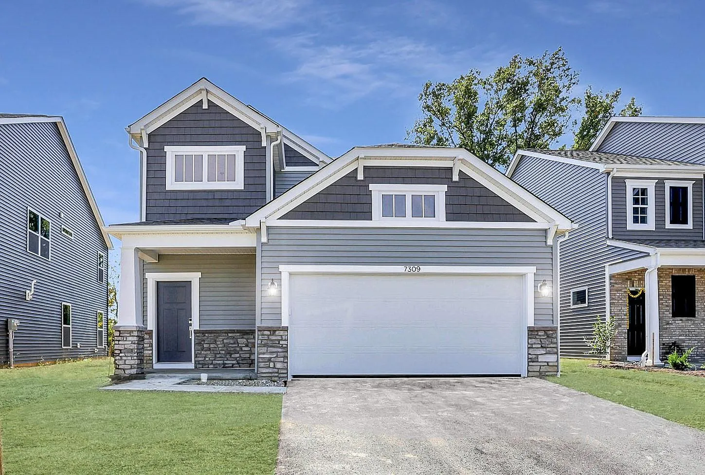 3 bed, 2.5 bath, 2028 sqft, $3,150 — Photo 1