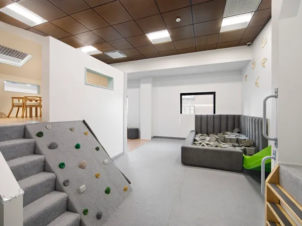 200 East 87th Street image 7 of 11