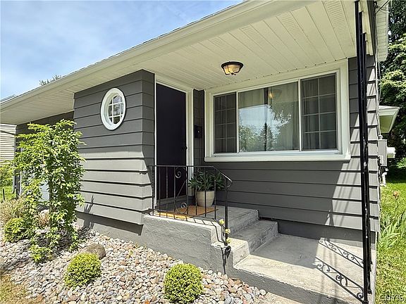3rd image of 223 Goodrich Ave