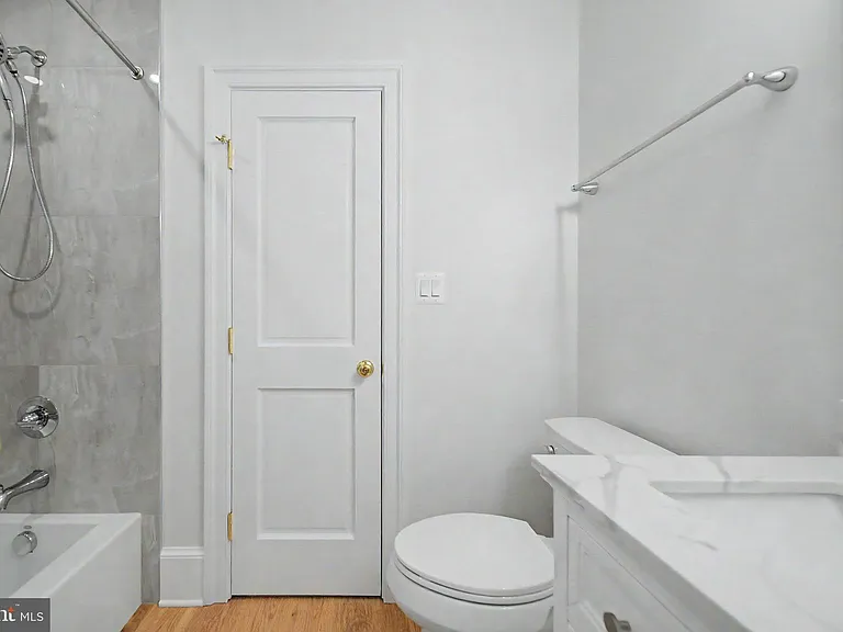 10205 Sorrel Ave — Photo 12