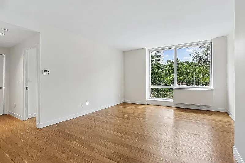 3260 Henry Hudson Pkwy #4H