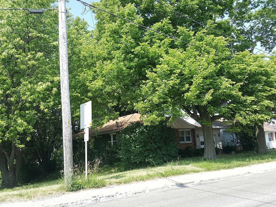 2nd image of 2404 Court St