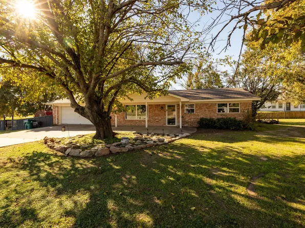 124 Sugar Ter, Runaway Bay, TX 76426