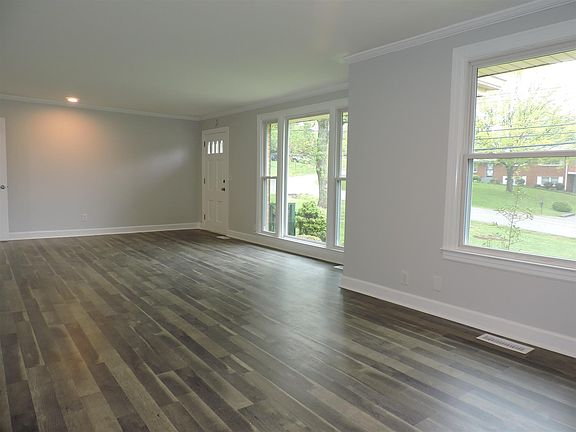 2nd image of 529 Glengarry Dr