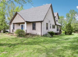 1715 Smizer Mill Rd, Fenton, MO 63026