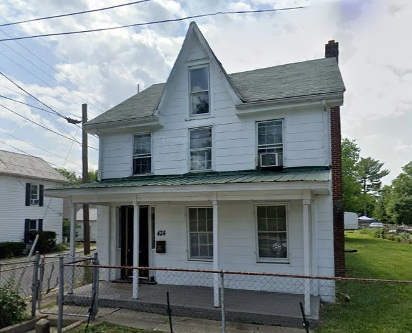 Large 3 Bedroom 1.5 Bath — Photo 1
