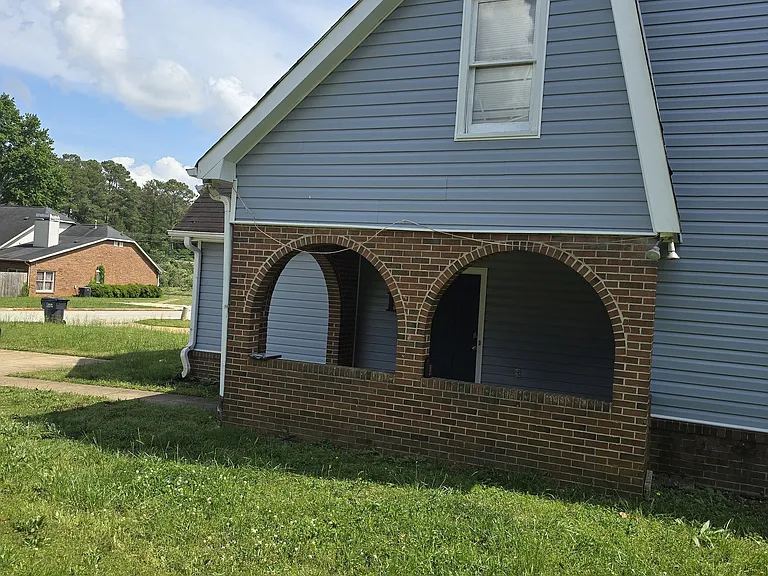 2798 Country Ct SE #B — Photo 2