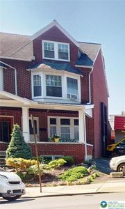1446 1/2 Chew St, Allentown, PA, 18104
