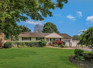 5 Sandgate Pl, Melville, NY 11747