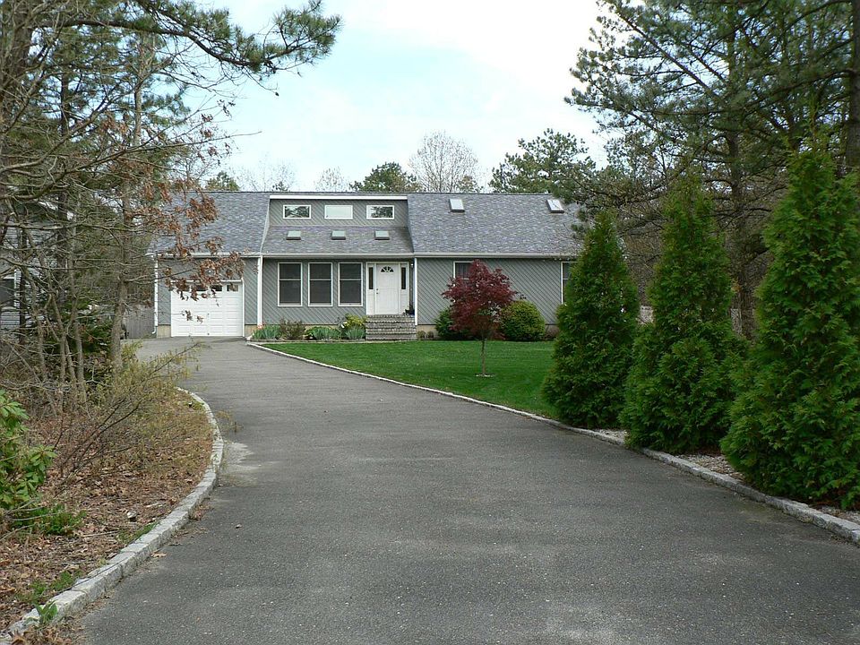 Front,long driveway
