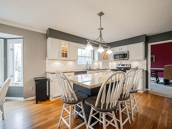 5th image of 4961 Redbay Ln