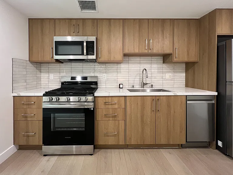 941 N Martel Ave #102 — Photo 2