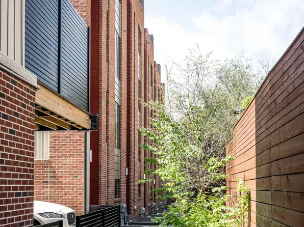 212 N 21st St Unit 2, Philadelphia, PA 19103