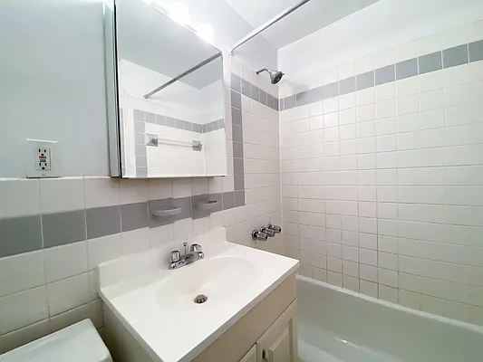 Rented by MAPT Residential LLC | media 5