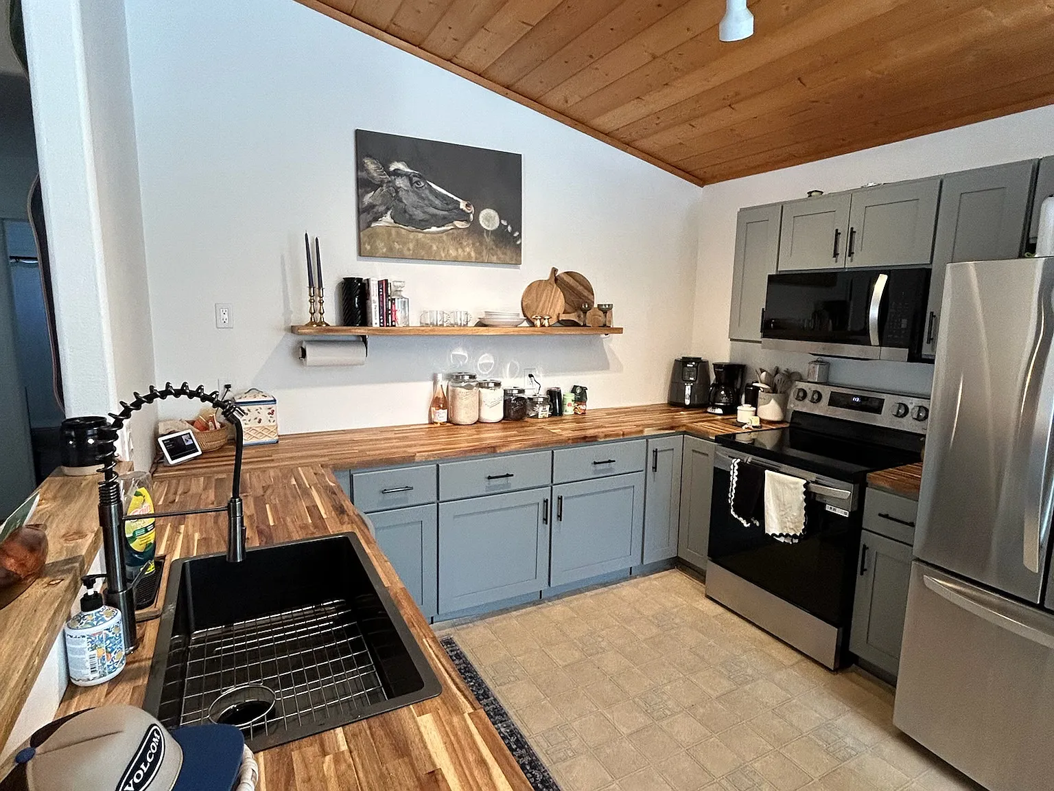 2 bed, 875 sqft, $3,950 — Photo 2