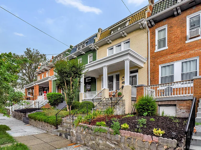 821 Madison St NW — Photo 4