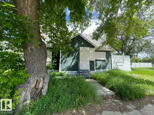 8615 106th St NW, Edmonton, AB T6E 4J4