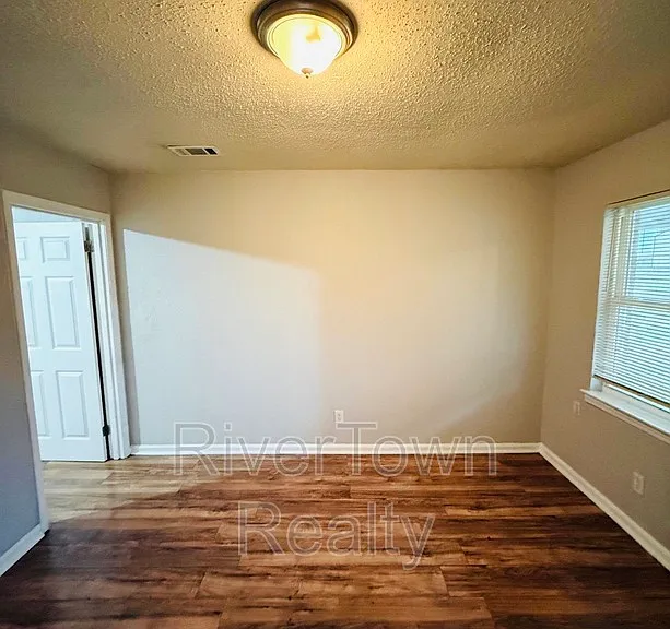 3046 Sinclair St — Photo 4