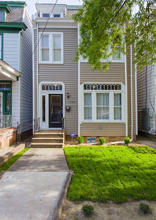 1st image of 1309 Oakwood Ave