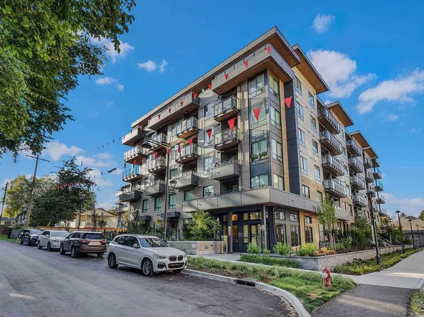 13439 94a Ave #402, Surrey, BC V3V 1M9