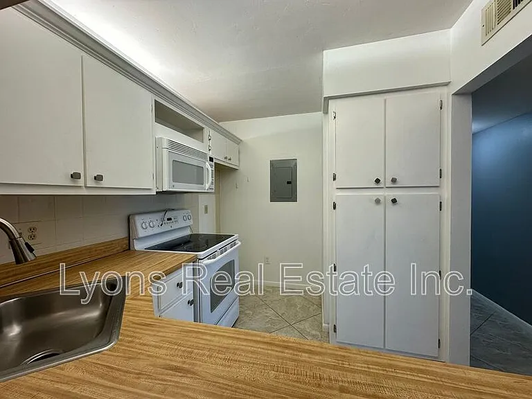4701 Lakeside Club Blvd #10 — Photo 15