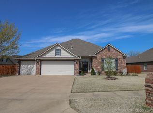 7510 N 134th East Pl, Owasso, OK 74055