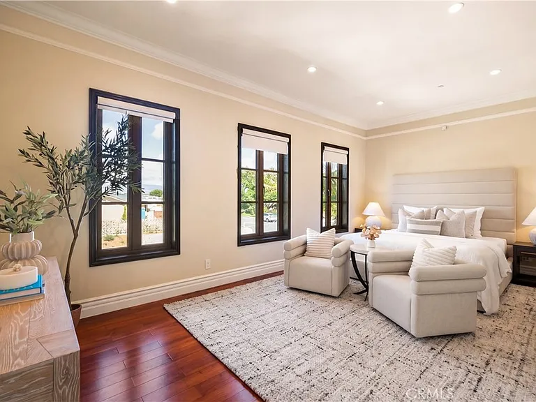 2027 Santiago Dr — Photo 15