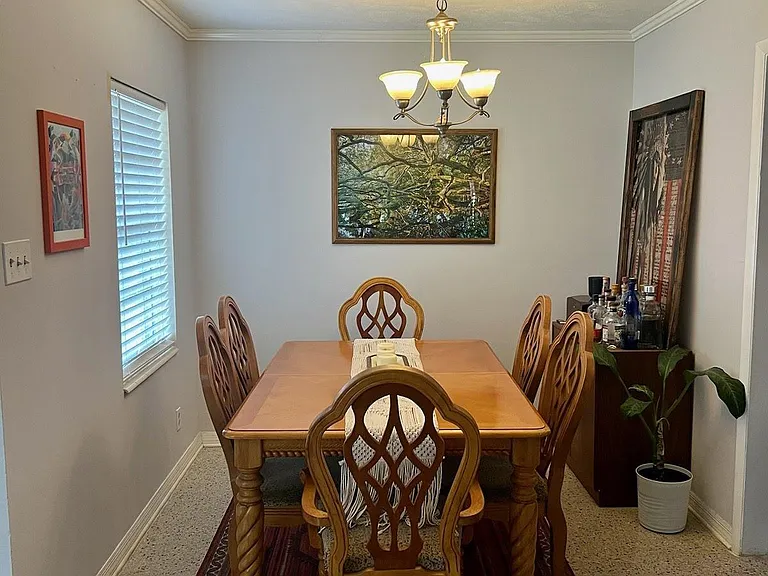 1012 E Emma St — Photo 6