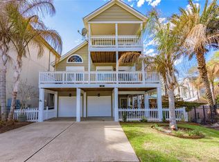324 Blue Point Rd, Clear Lake Shores, TX 77565