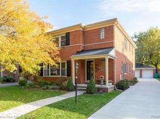 748 Harcourt Rd #50, Grosse Pointe, MI 48230