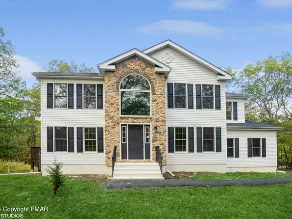 2196 Cardinal Dr, Bushkill, PA 18324